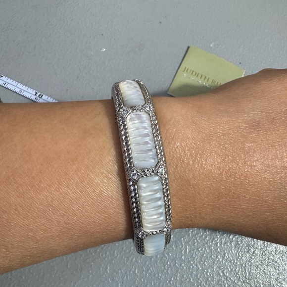 Judith Ripka 925 Sterling Silver Mother of Pearl Hinged Cuff Bangle Bracelet - Picture 5 of 9